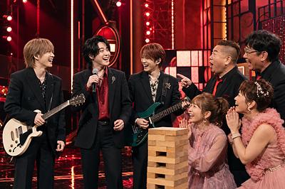 Mrs. GREEN APPLE Welcomes Veteran Comedians on Their TBS Variety Show